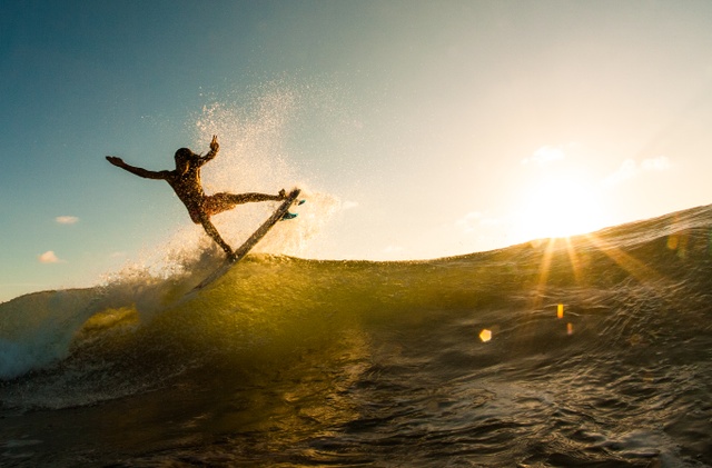 Surfing 